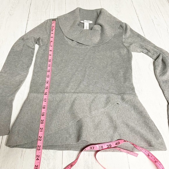 White House Black Market Grey Ribbed Cowl Neck Sweater Asymmetrical Waist Medium - Picture 10 of 11